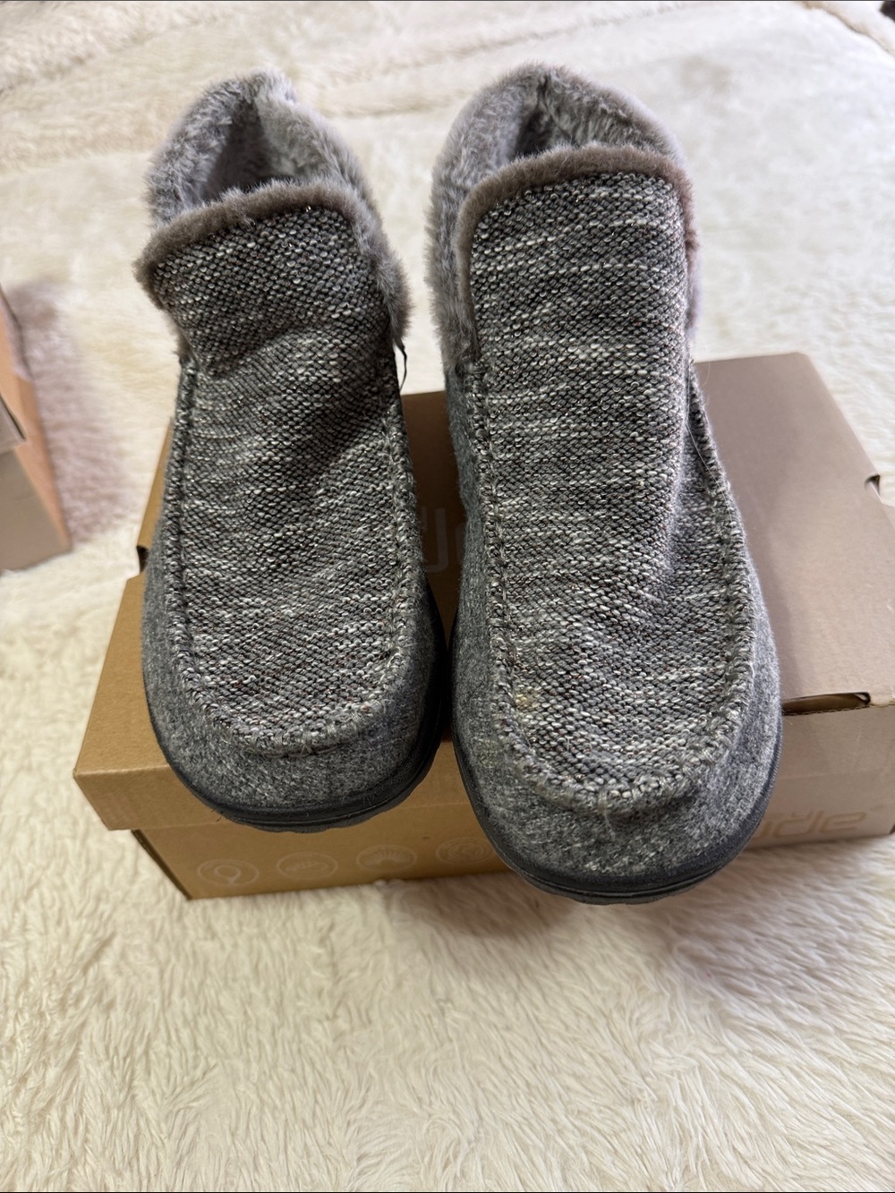 Hey Dude Gray Knit Faux-Fur Ankle Booties